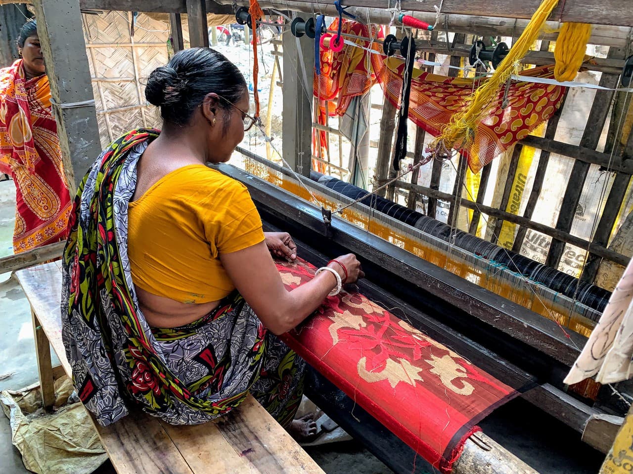 জামদানি শাড়ির ইতিহাস: ঐতিহ্য, শিল্প ও বাঙালির গর্ব